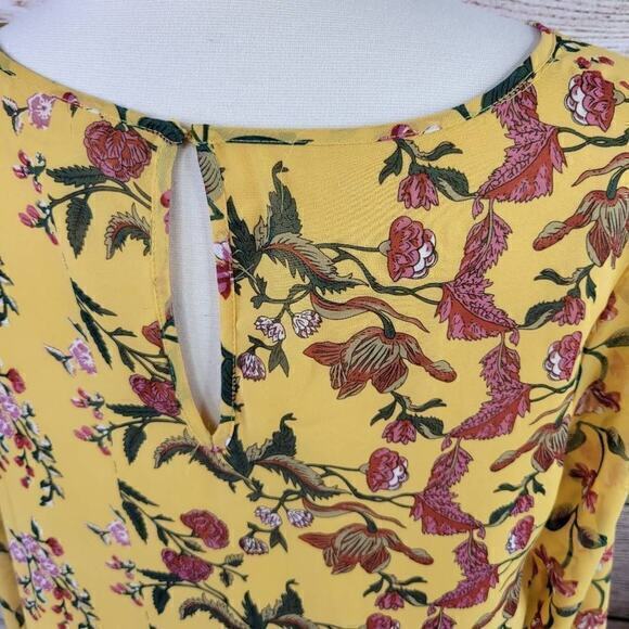 Max Studio Angel Sleeve Yellow Floral Lined Blouse Size Small - Picture 6 of 9